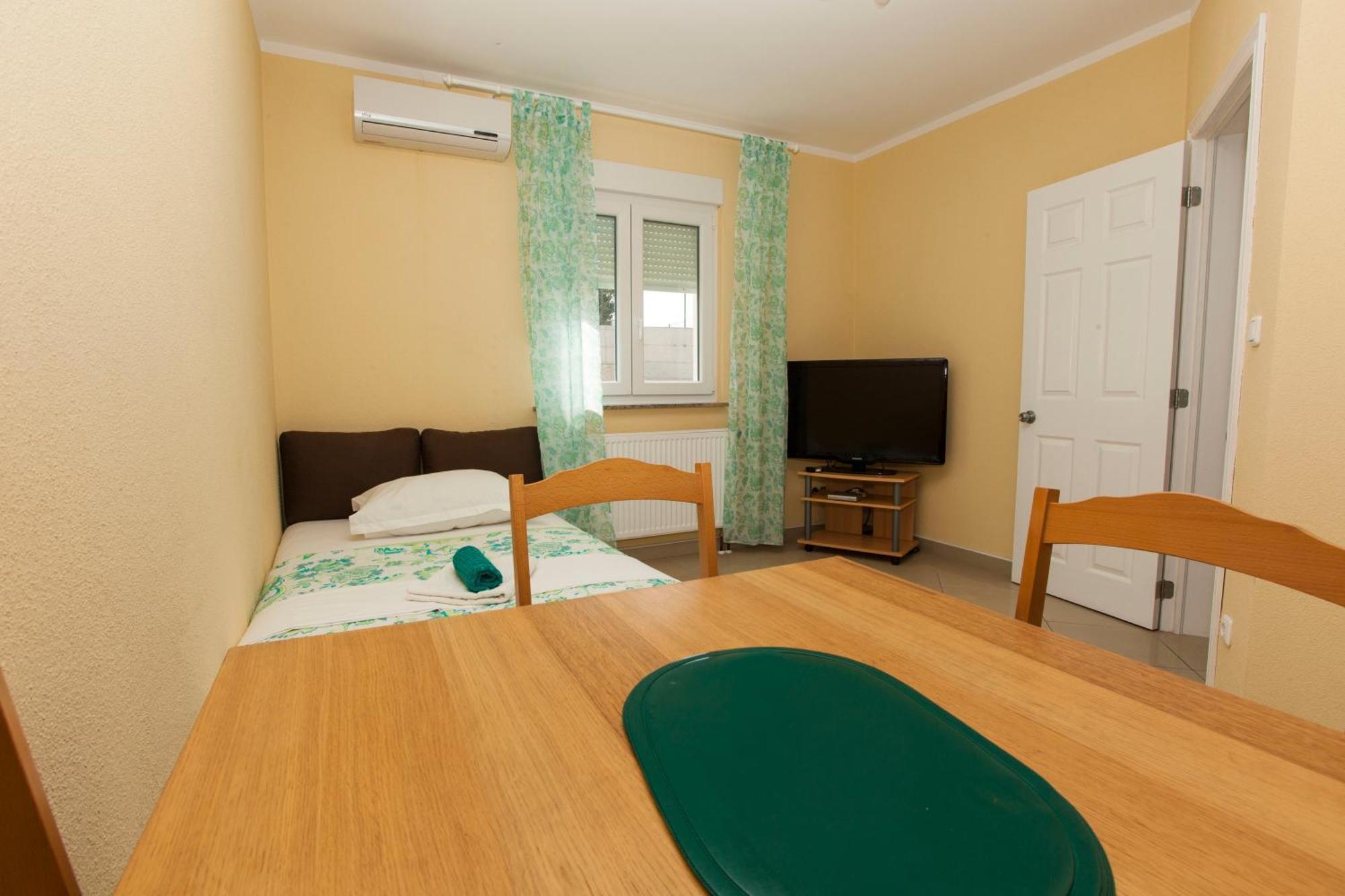 Apartments Damjanovic Makarska Quarto foto