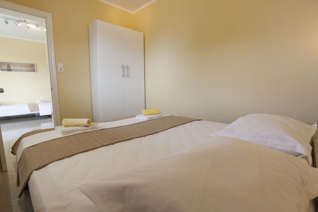 Apartments Damjanovic Makarska Exterior foto